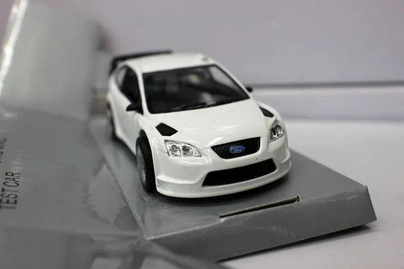 Оригинальные заводские 1:43 FORD FOCUS WRC эксклюзивные игрушки из сплава для детей, детские игрушки, модель в подарок, оригинальная коробка