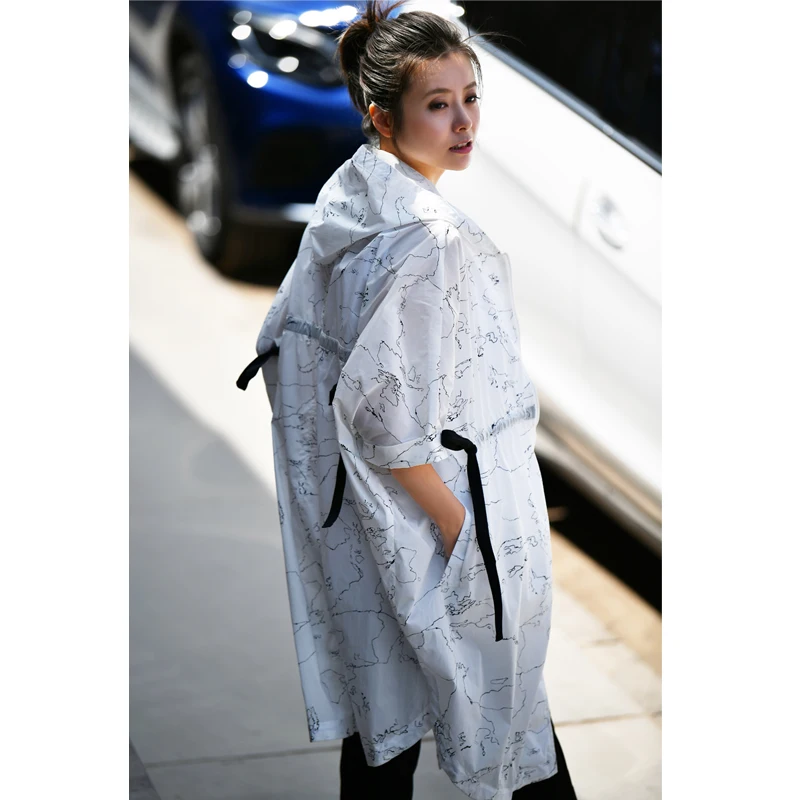 

W9801 Korea version hooded printing closes waist to show thin joker long money prevents bask in thin summer coat female