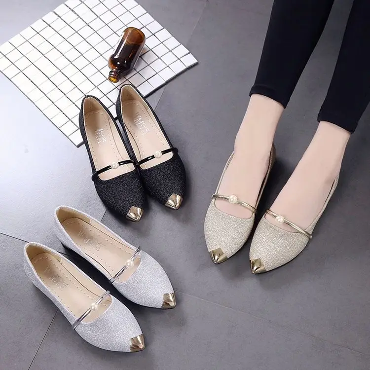 Pointed single shoes female 2019 spring new Korean students metal shallow mouth flat bottom scoop shoes