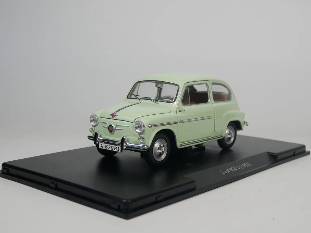 WhiteBox 1:24 сиденье 600 D 1963 литья под давлением модель автомобиля |
