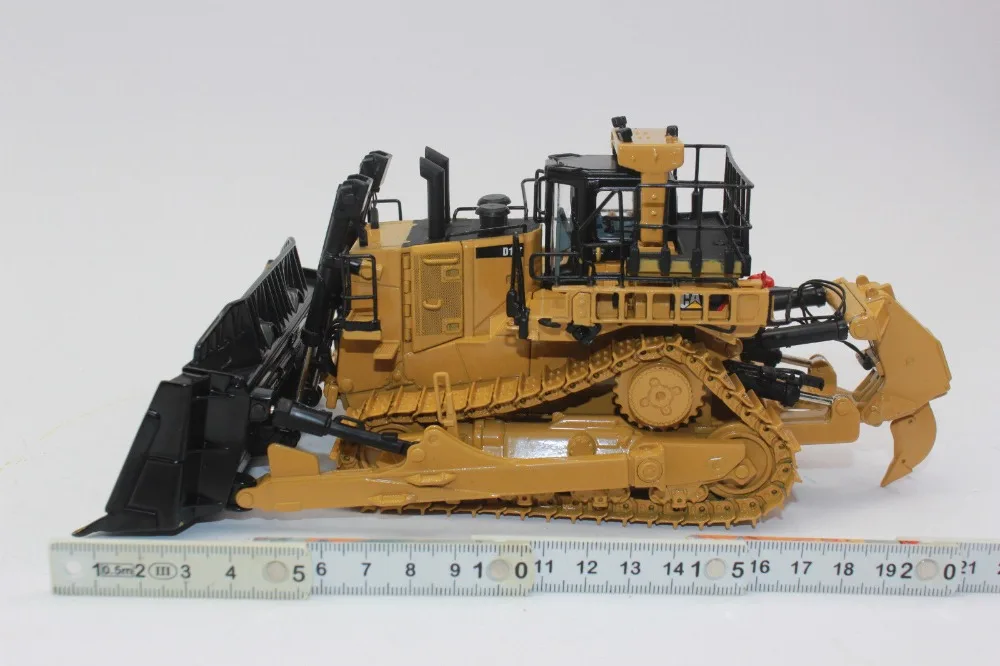 Коллекционная литья под давлением игрушка модель подарок, DM 1:50 Caterpillar Cat D11T трек-Тип трактора бульдозер Инженерная техника транспортных