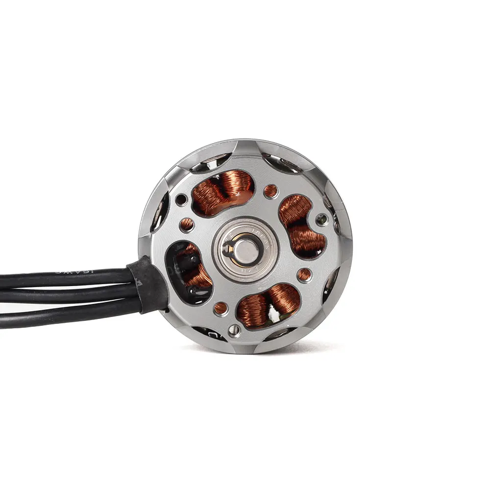 T-Motor MN3520 400KV installé sur un bras de drone RC, prêt pour le vol