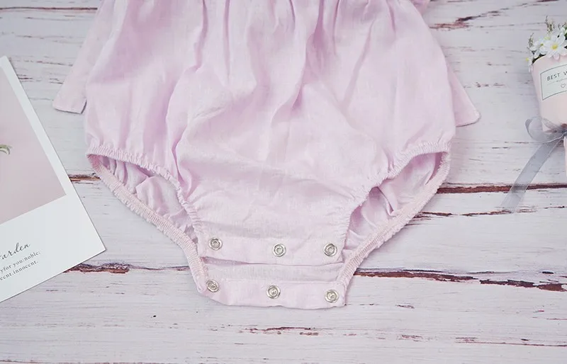 Для маленьких девочек комбинезон одежда льняная летняя модная детская одежда; однотонная детская Цвет Костюмы светильник розовый комбинезон из хлопка с рукавами-фонариками, Roupas