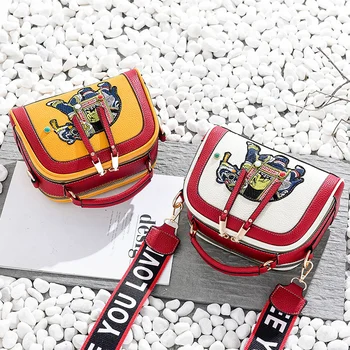 

Summer new small bag 2020 new wave packet Korean version of the character explosion summer summer simplified Joker slanting