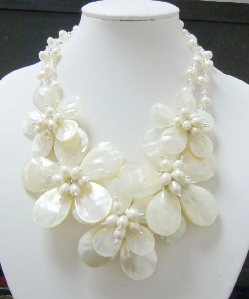wwz 238 White seashell pearl flower necklacein Choker Necklaces from