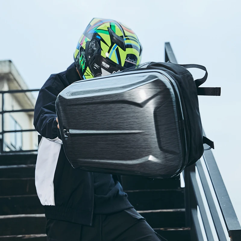 

Hard Case Knight Locomotive Bag Designer Backpacks Men High Quality Sequin Backpack Men Diamonds