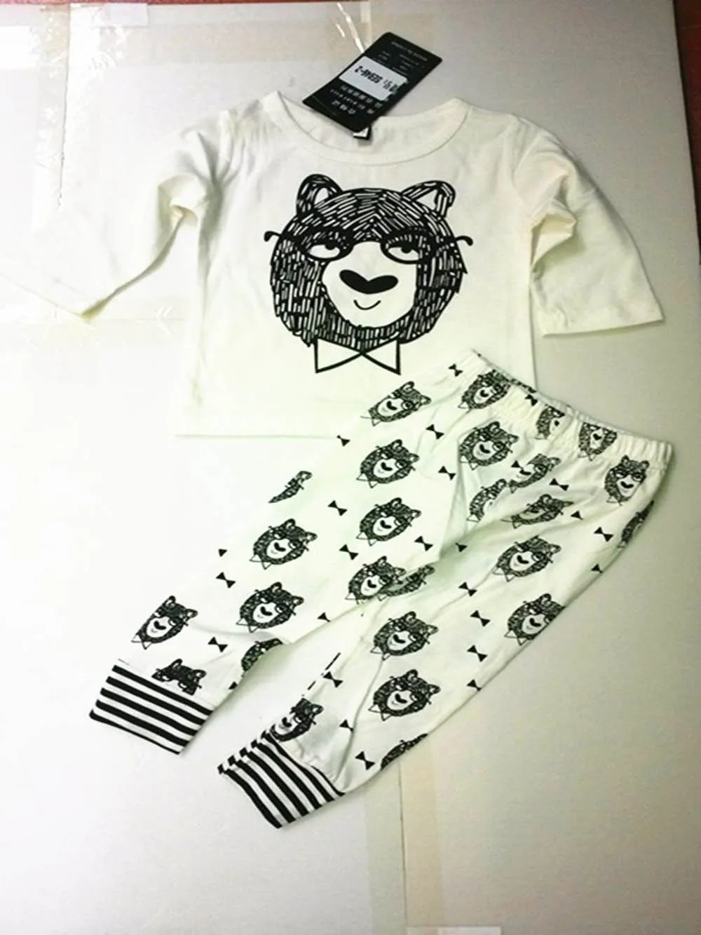 2015-New-Autumn-Baby-Cotton-Little-Monster-Clothes-2pcs-Top+Pants-Sport-Suits-Infant-Boys-And-Girls-Clothing-Sets-CL0769 (22)