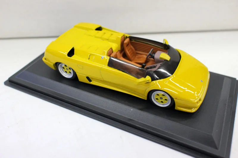 Литая игрушка модель 1:43 Lambor ghini Dia blo Roadster 1992 спортивного гоночного автомобиля для