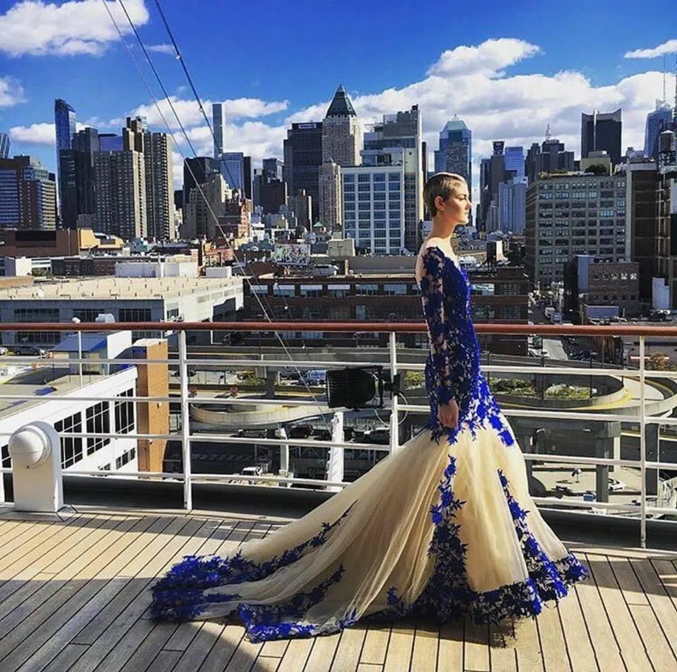 2019 Royal Blue Prom Dresses Avondjurken Sexy Diepe V-hals Mouwloos Mermaid Ruches Organza Rok Formele Party Jurken 2019 Royal Blue Prom Dresses Avondjurken Sexy Diepe V-hals Mouwloos Mermaid Ruches Organza Rok Formele Party Jurken
