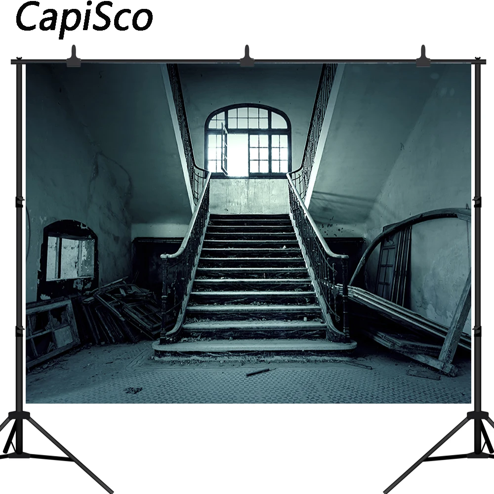 Каписко старый деревянный лестница фотография Фон ужас интерьер страшный