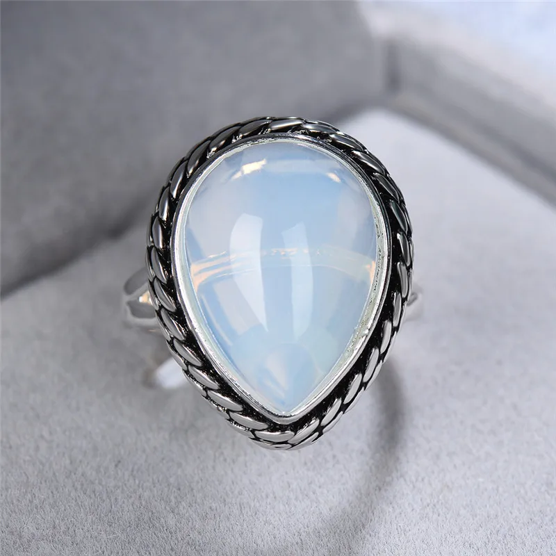 

Cute Female Big Moonstone Ring Fashion Silver Color Wedding Bands Jewelry Promise Love Engagement Rings For Women