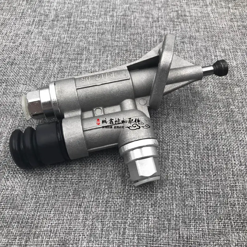 

Excavator oil pump R130/210 6BT5.9 hand pump oil pump DIGGER