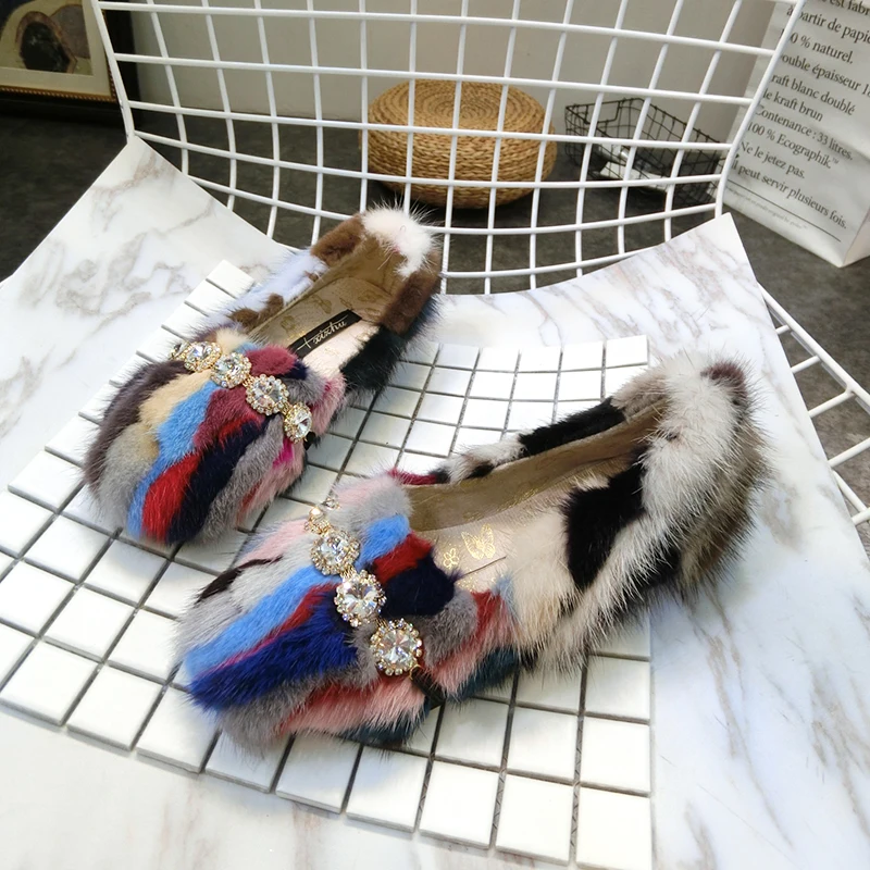 

EXCARGO Woman Loafers Flat Shoes Natural Mink Fur 2019 Autumn Winter Luxury Fur Casaul Shoes Female Round Toe Rhinestone Loafers