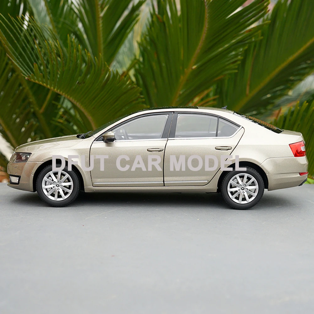 Литая 1:18 игрушка из сплава Спортивная OCTAVIA модель автомобиля Детские игрушечные машинки оригинальные авторизованные подлинные детские игрушки