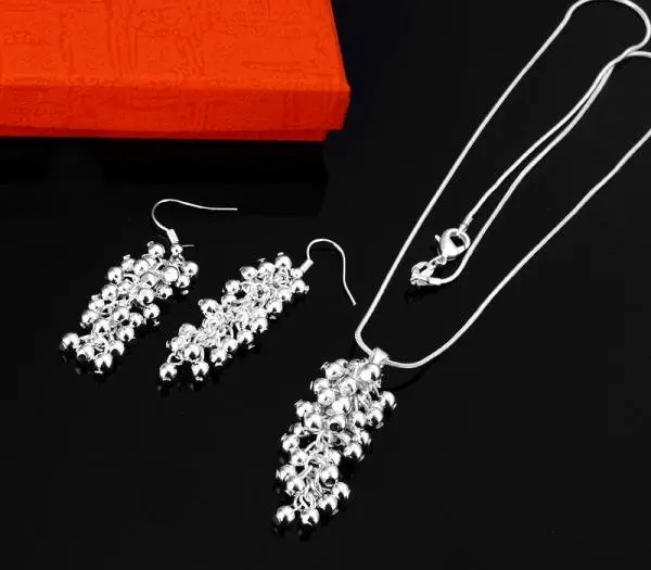 

Wholesale fashion jewelry Set,925 Silver Necklace and Bracelet/Earrings Set . Nice Jewelry. Good S11