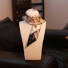 

2018 New silk scarf "star horse" small scarf small scarf scarf 100% silk professional commuting style 55*55