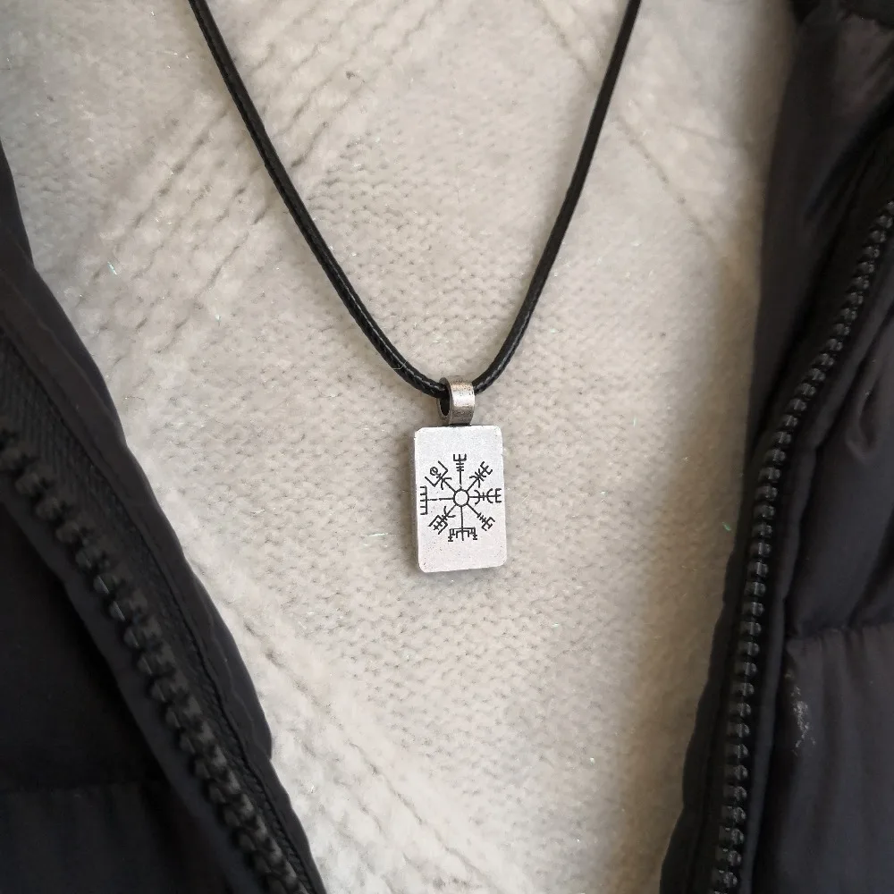 

SanLan Norse/Odin/North/Scandinavian Viking Helm of Awe Aegishjalmr Protection Rune necklace