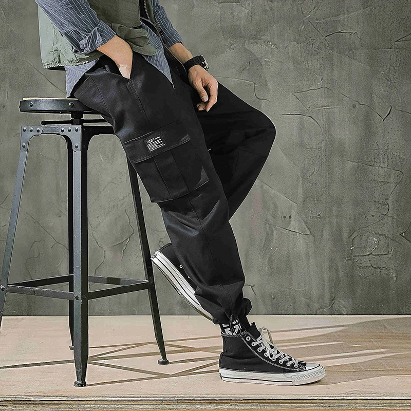

Men Black Cargo Pants 2019 Mens Japanese Streetwear Sweatpants Male Winter Joggers Trousers Y1350
