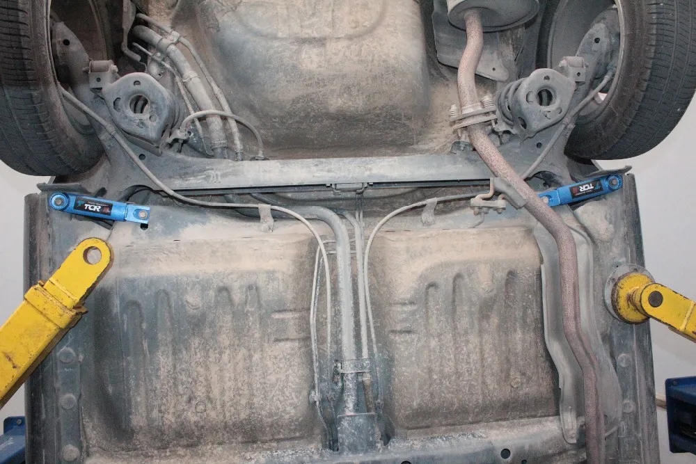 Подвеска 03-08 для Honda Fit Jazz стабилизатор брусья Передняя верхняя правая после верхней бар усилитель кузова кручение брусья анти-ролл