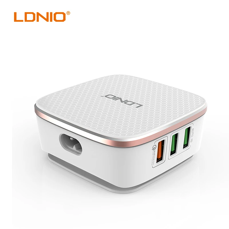 Koop LDNIO 6 poorten Met Een QC2.0 Poort 1.5 m UK Plug Cord Uitgang Snelle Desktop Charger voor iPhone samsung Huawei Xiaomi Mobiele Telefoon