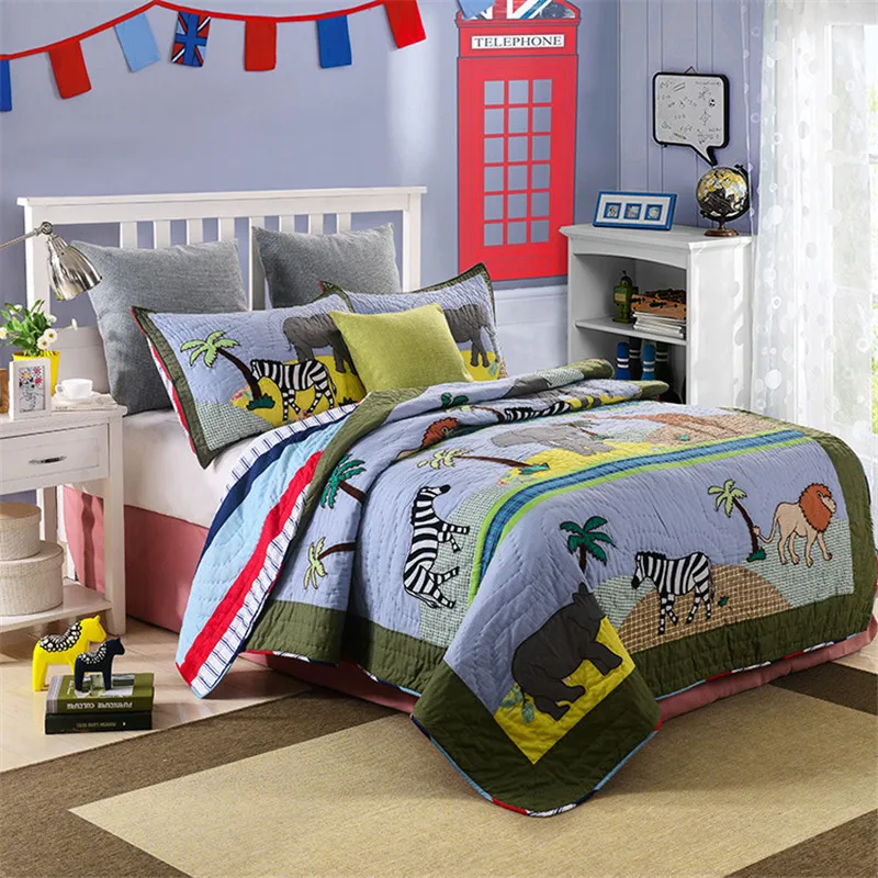 

2 Pcs 100% Cotton Hand Made Sticking Embroidery Kids Coverlet Animals Pictures Bedspread Quilt Sets for Summer/Fall/Winter