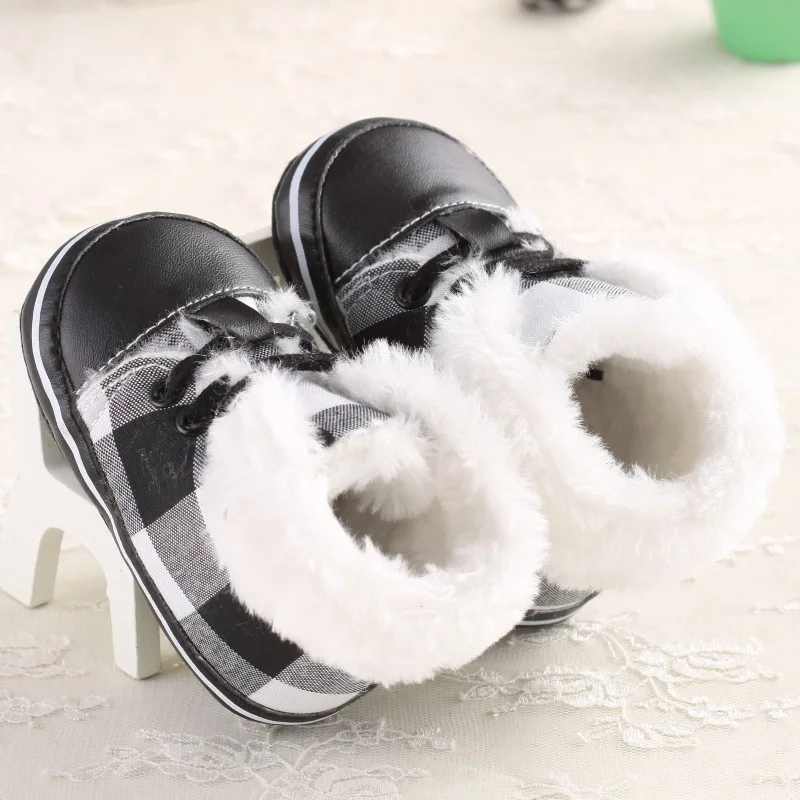 

0-1 years old plaid warm plus velvet soft bottom baby toddler shoes