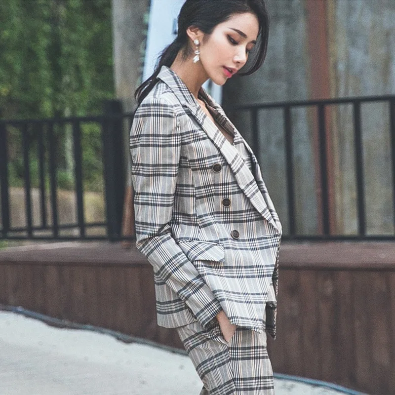 Suit women's suit vest nine pants three sets of 2018 Korean version of the new retro women's plaid double-breasted professional