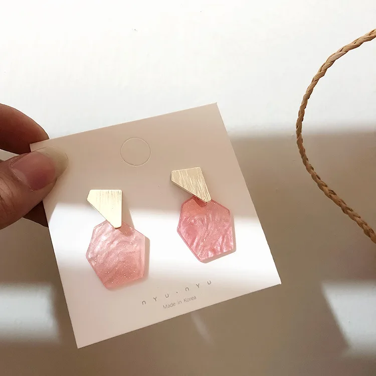 AOMU новые японские корейские дизайнерские милые геометрические неправильной формы акриловые розовые золотые металлические серьги-гвоздики для женщин вечерние ювелирные изделия - Окраска металла: B