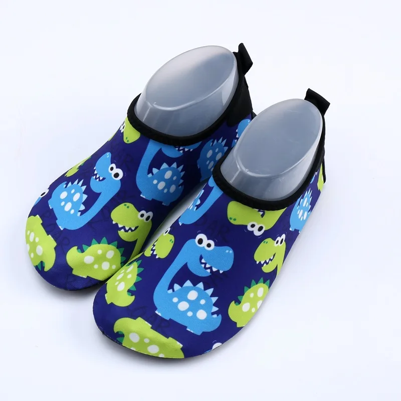 Детская босиком мягкая обувь для мальчиков и девочек; пляжная обувь для подводного плавания; нескользящая беговая дорожка; пляжные носки для девочек; Детские болотные плавки - Цвет: blue