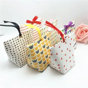 

Pretty White Cardboard Gift Box 6x6x10cm Kraft Paper Wedding Favor Wrapping Supplies 1lot=12pcs Candy Packaging Bag With Ribbon