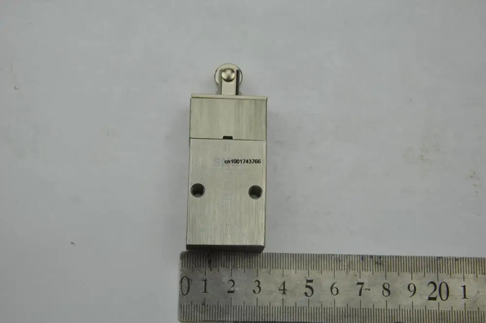 

SNS mechanical valve pneumatic components S3V-M5 S3V-06 crash type two way three position vertical valve hand valve