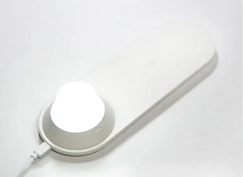 Xiaomi Yee светильник светодиодный ночной Светильник Беспроводная Быстрая зарядка с магнитным притяжением для iPhone samsung huawei Xiaomi - Цвет: Белый