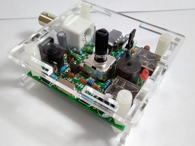 Собранный S-PIXIE CW QRP супер коротковолновой радиоприемопередатчик радио 7,023 кГц+ чехол