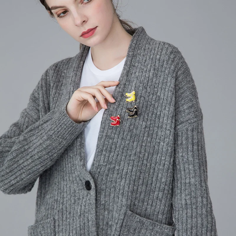 

Blucome Cute Creative Mini Skates Sled Shape Brooch Fashion Jewelry For Women Girls Boys Scarves Hats Clothing Accessories Gifts