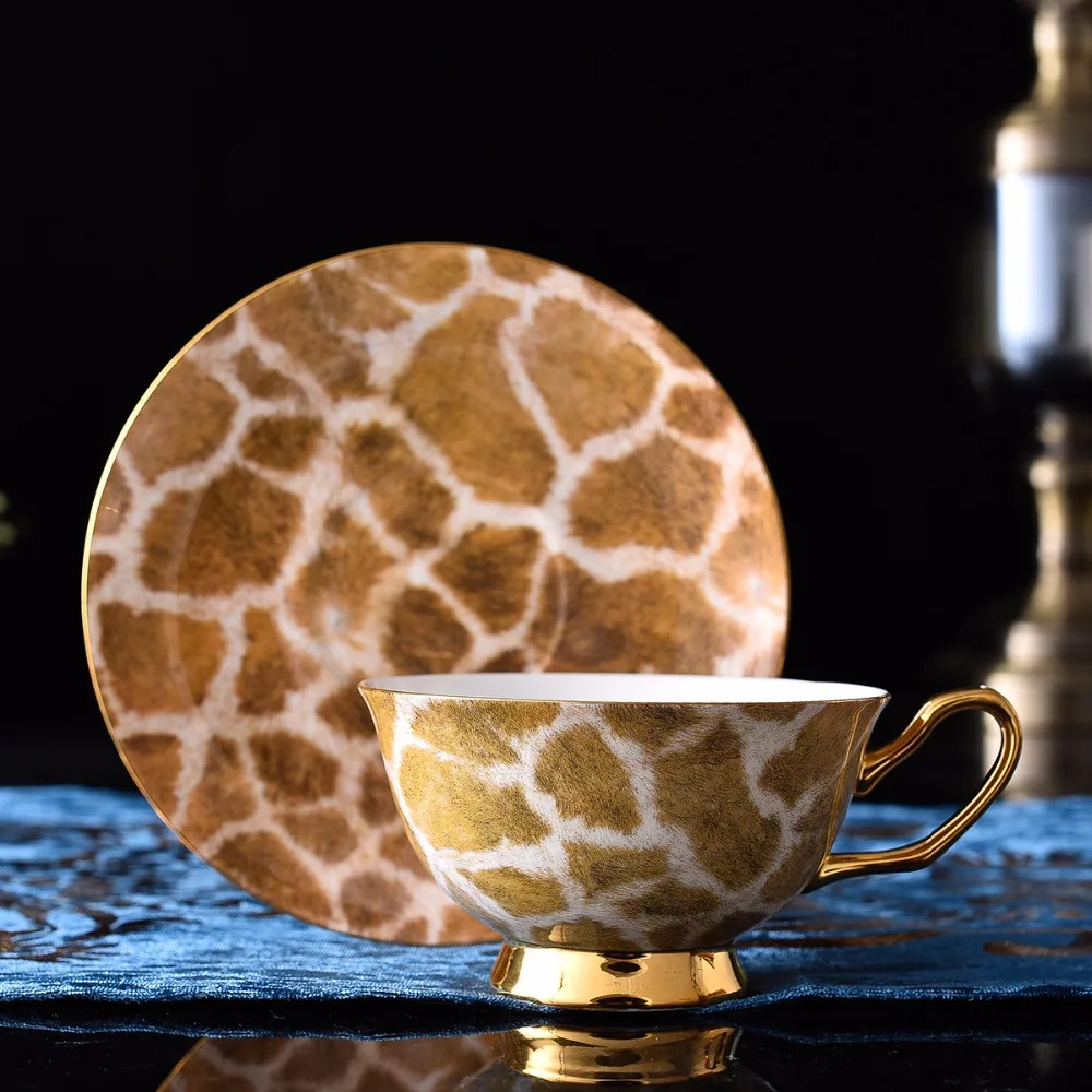 8592940667_1236570585