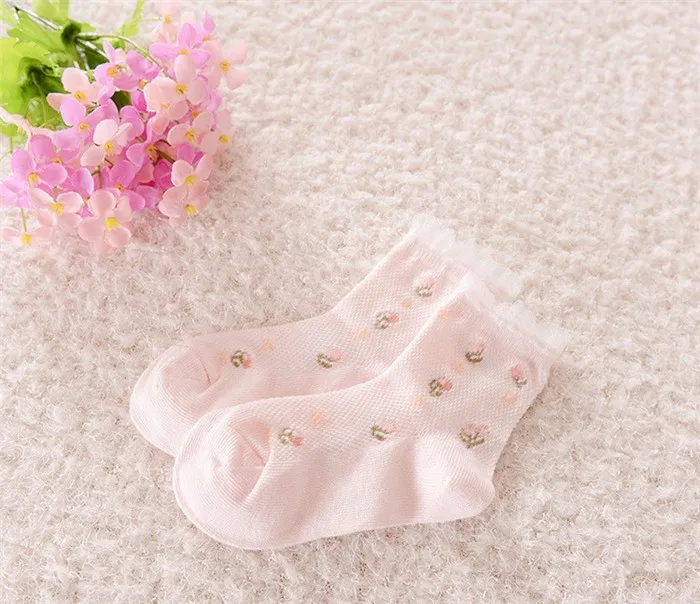 Носки для девочек распродажа, новые 3 пары в партии, г., весенне-летние детские тонкие носки в сеточку с маленькими цветами для девочек кружевные A-cll-035-3