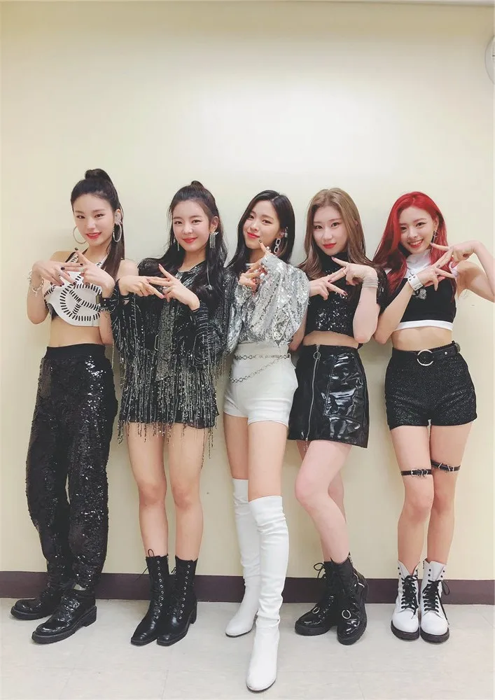 Постеры ITZY в стиле K POP корейские певицы бумага с белым покрытием печать четкое