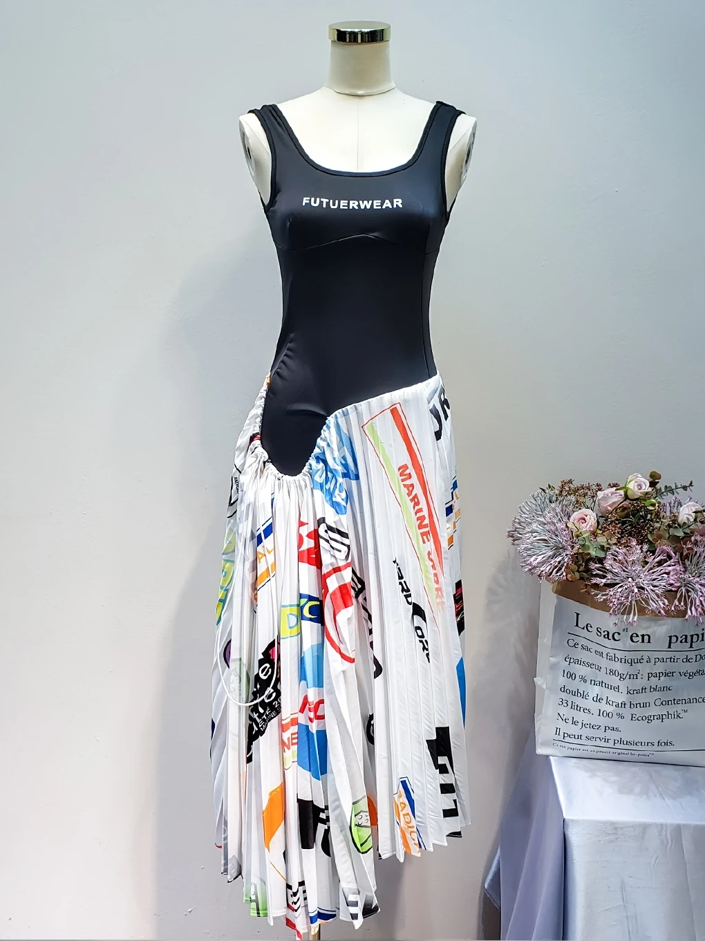 

Letter printed slim vest stitching pleated fake two-piece dress