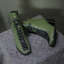 Осень г.; черные/зеленые Ботинки martin; ботильоны на толстом каблуке с маленьким квадратным носком; прогулочная обувь с кружевом; женские ботинки; большие размеры