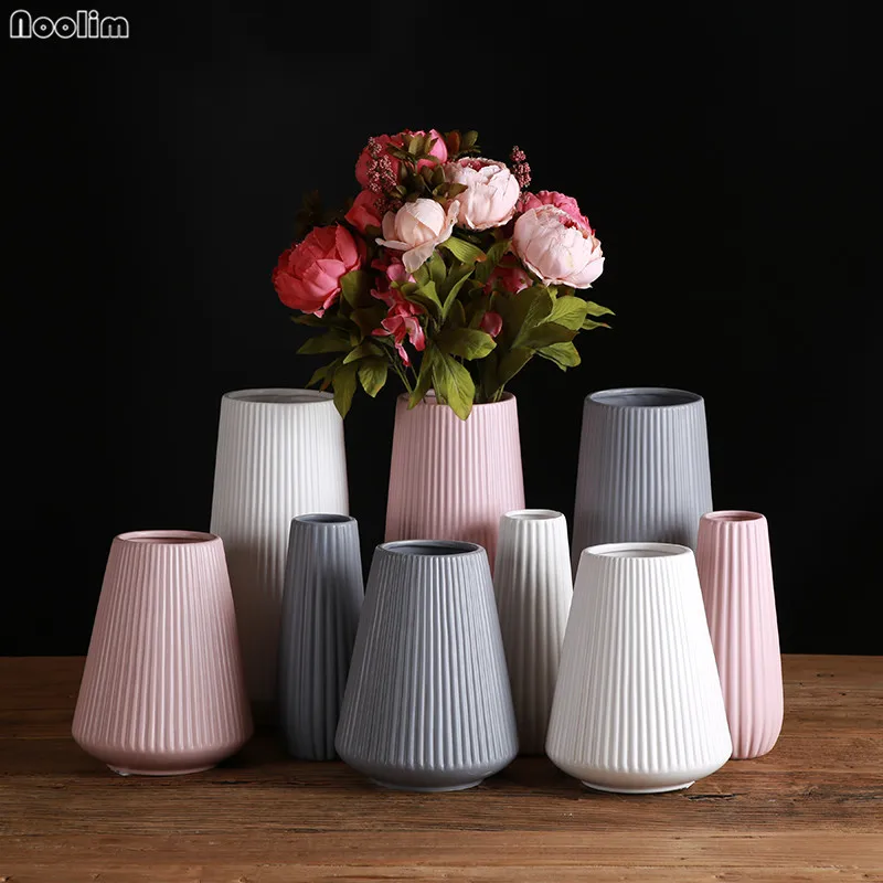 

Creative Mediterranean Nordic Ceramic Desktop Vase Modern Minimalist Ceramic Vase Home Dried Flower Container Wedding Decoration