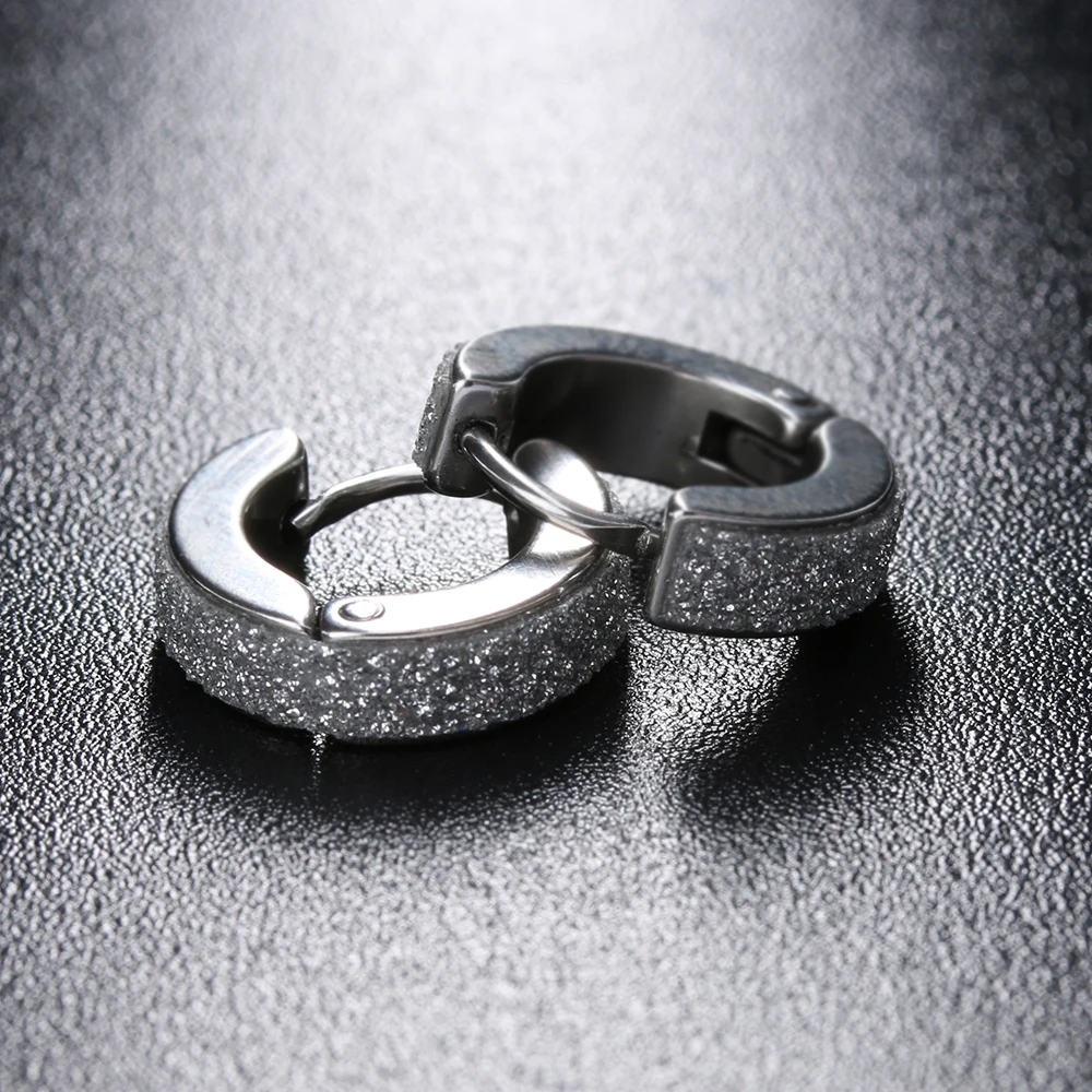 1 пара, новые серьги-кольца в стиле панк-рок из титановой стали, маленькие круглые серьги с серебряным песком, ювелирные изделия для мужчин и женщин,, подарки