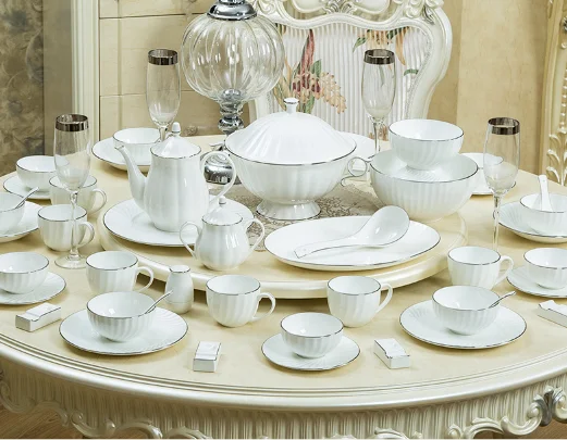 

2019 Fashion Tableware European Combination Dishes Ceramic Tableware Nordic Style Tableware Set Household Dishes Dinnerware Sets