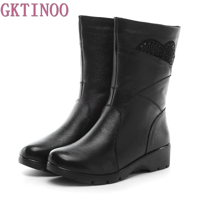 Acheter Nouveau Style Hiver Femmes Bottes Chaudes Bottes de Neige En Cuir Véritable Femmes Bout Rond Mi mollet Chaussures De Mode Plus taille