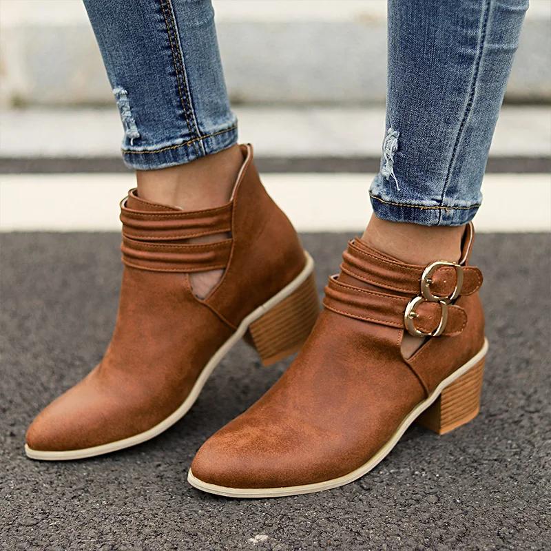

2018 Women Spring Autumn Vintage Point Toe Brown Black PU Leather Buckle Strap Short Ankle Boots Plus Size