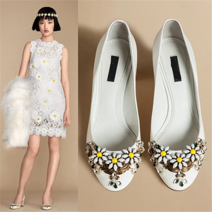 New Chaussure Femme Talon Square Heels Women Shoes With Metal Decoration Daisy Flowers Crystal Slip-on Comfortable Women Pumps