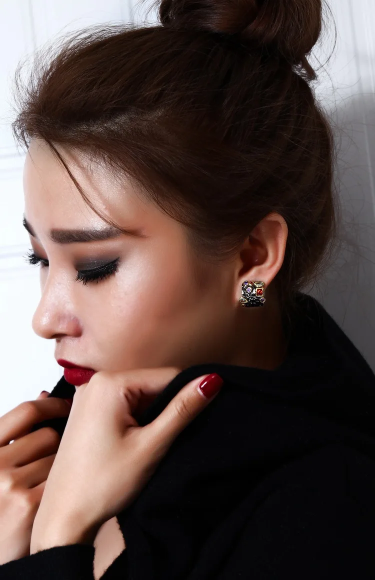 stud earrings