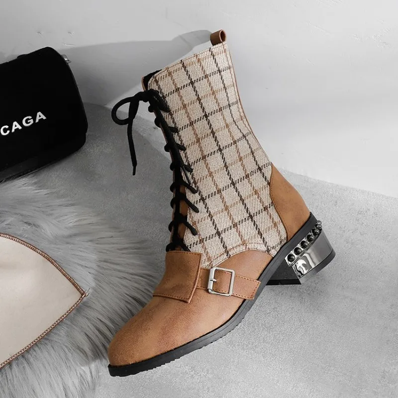 

US4-13 Womens Pointed Toe Plaid Ankle Boots Lace Up Belt Buckle Britsh Styles Chunky Low Heel Motorcycle Shoes 2Colors Plus Size