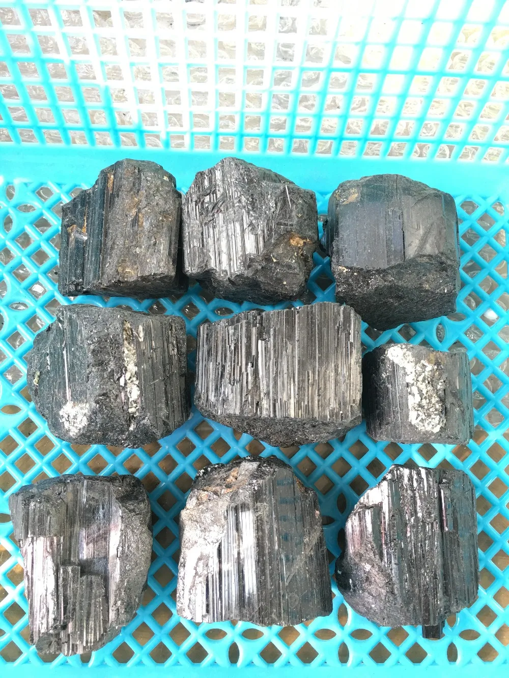 

1000g NATURAL black tourmaline mineral specimens