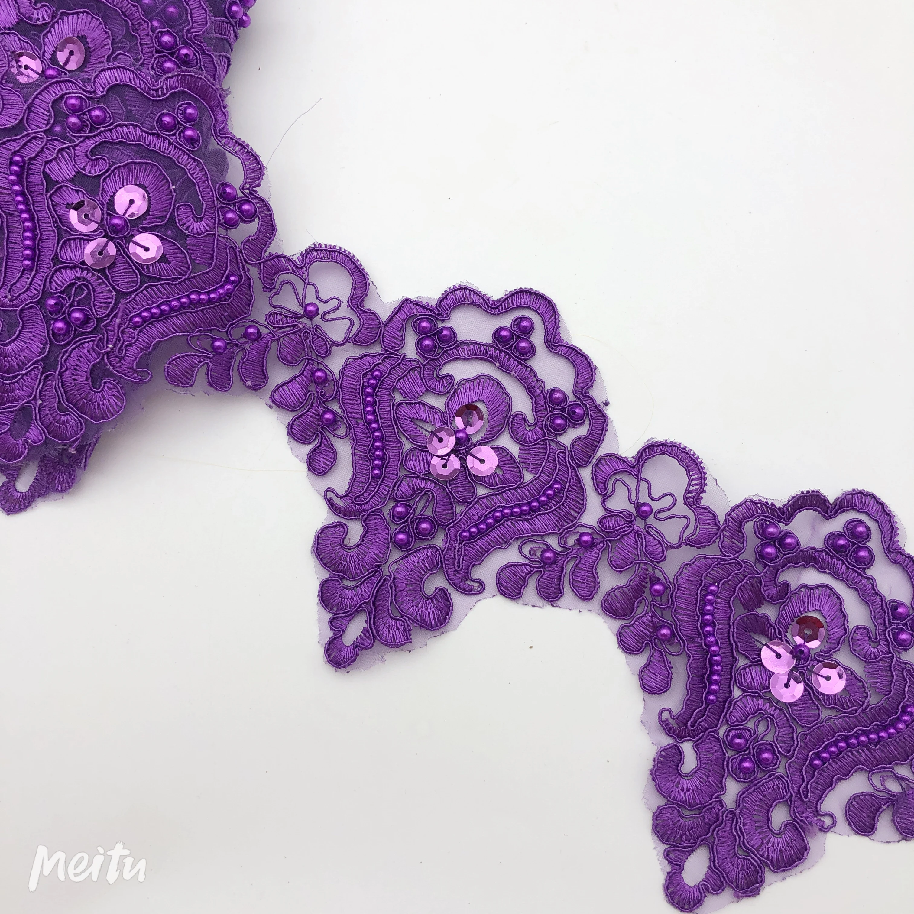 colored lace trim