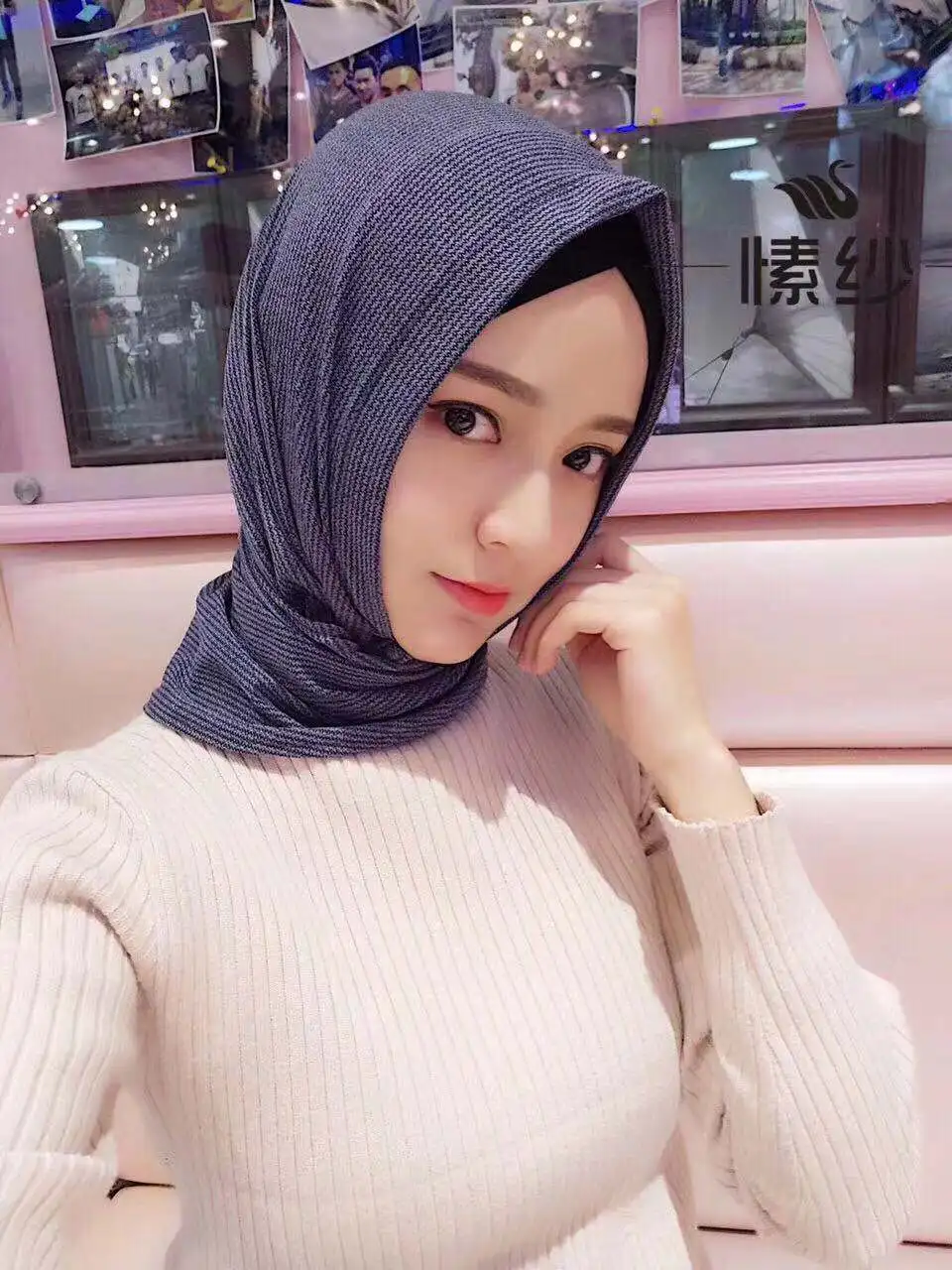 

Plain style Muslim women triangle ready to wear convenient hijab